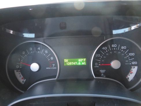 Used 2010 Ford Explorer XLT image 14