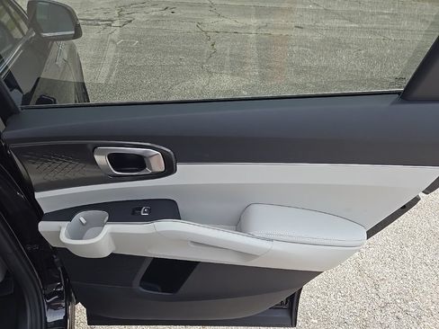 Used 2025 Kia Sorento S FWD image 21