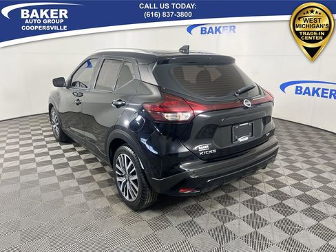 Used 2021 Nissan Kicks SV image 7