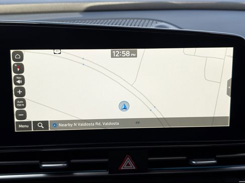 Used 2025 Hyundai Elantra Limited image 18