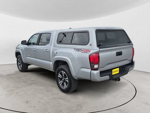 Used 2019 Toyota Tacoma TRD Sport AWD/4WD image 7