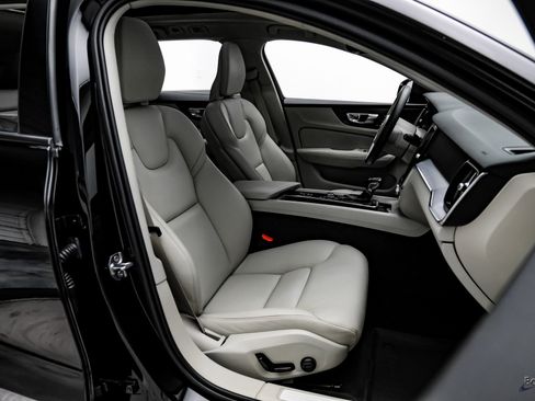 Used 2020 Volvo V60 T5 Momentum w/ Protection Package Premier image 44