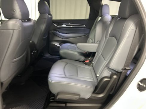 Used 2023 Buick Enclave Essence FWD image 23