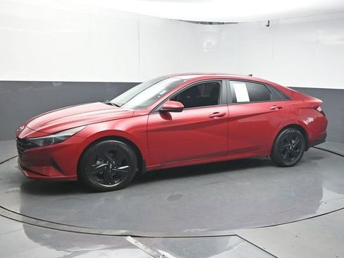 Used 2023 Hyundai Elantra SEL FWD image 4