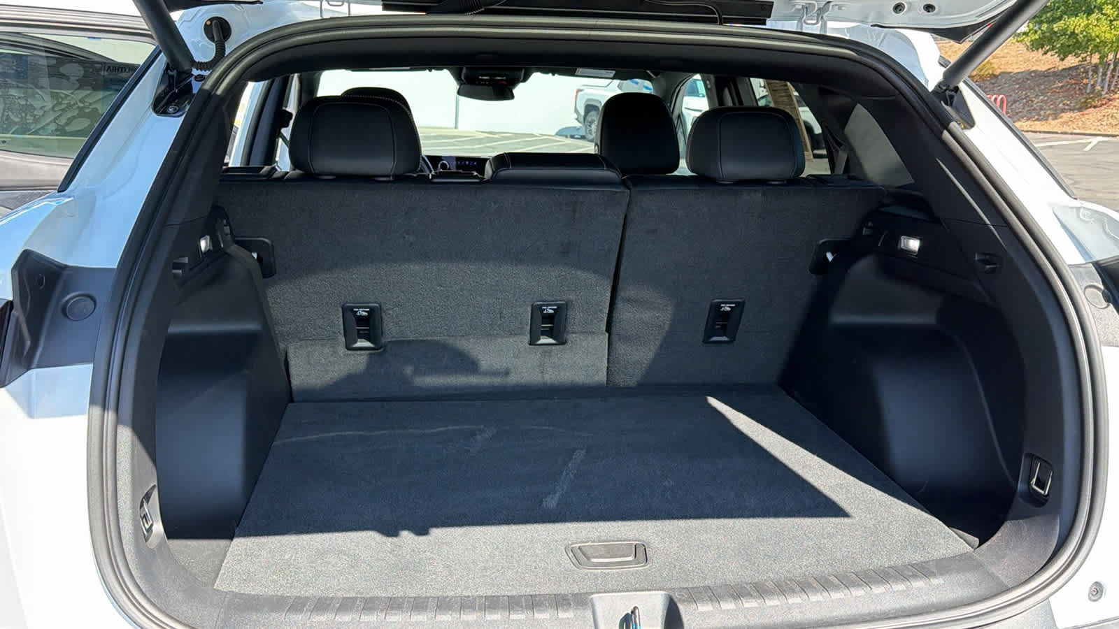 Used 2024 Chevrolet Blazer EV LT AWD/4WD image 27