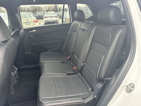 Certified 2022 Volkswagen Tiguan SEL R-Line image 26