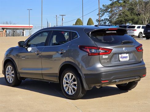 Used 2022 Nissan Rogue Sport S image 6