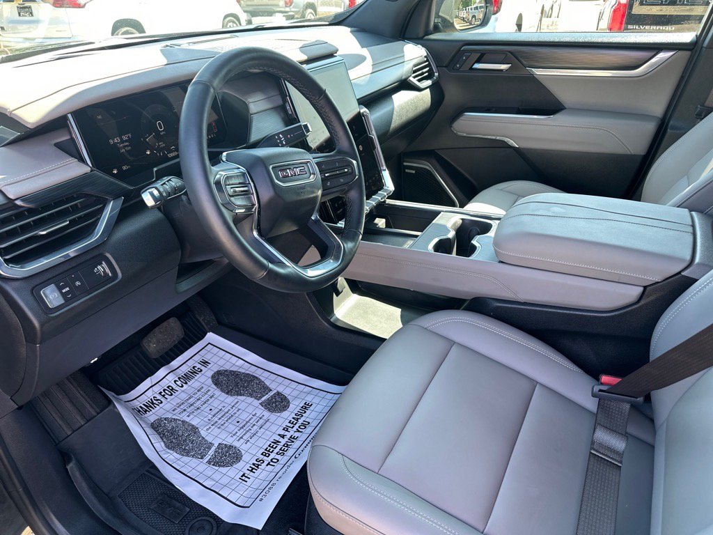 Used 2024 GMC Acadia Elevation w/ Luxury Package FWD image 9