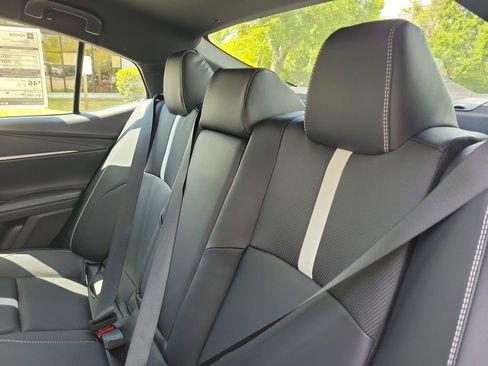 New 2026 Toyota Camry Hybrid FWD image 23