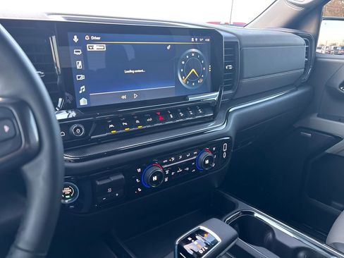 Used 2025 Chevrolet Silverado 1500 ZR2 w/ Technology Package image 22