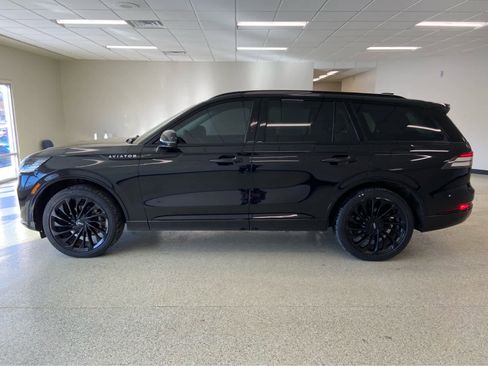 Used 2025 Lincoln Aviator Reserve w/ Equipment Group 201A image 13