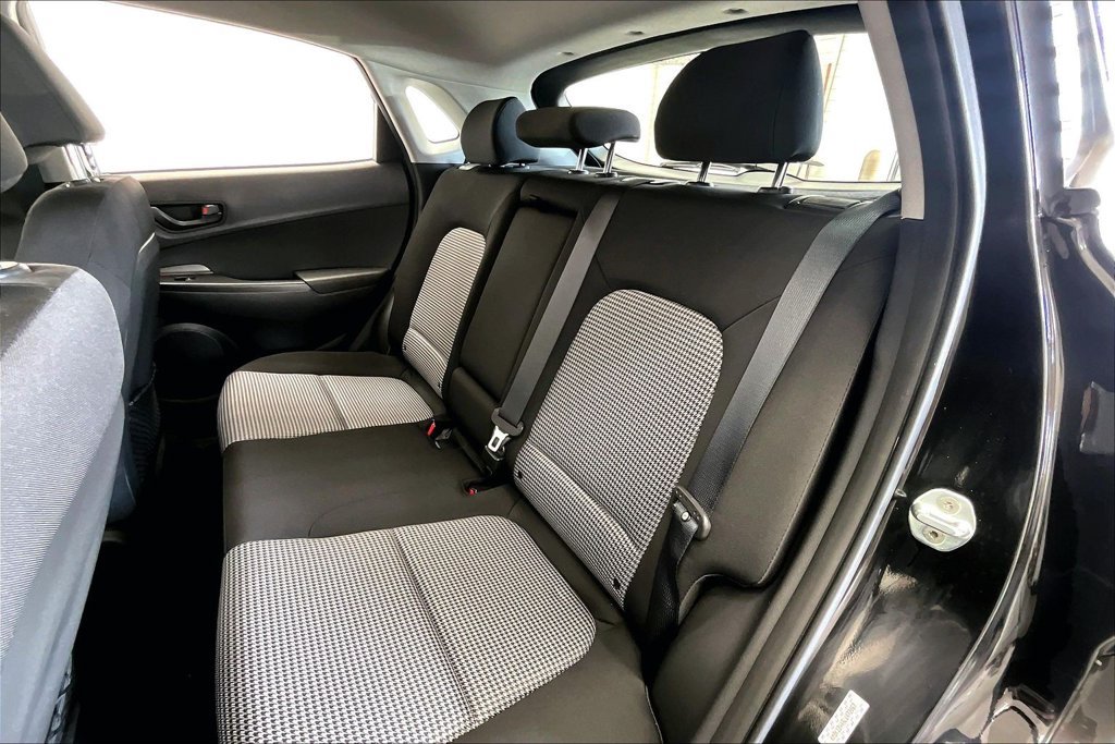 Used 2020 Hyundai Kona SE w/ Cargo Package FWD image 27