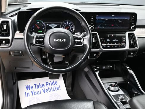 Used 2022 Kia Sorento S FWD image 33