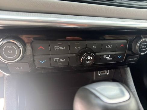 Used 2023 Jeep Compass Limited AWD/4WD image 36