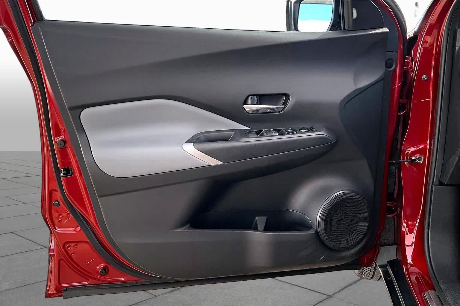 Certified 2023 Nissan Kicks SR w/ SR Premium Package FWD image 21