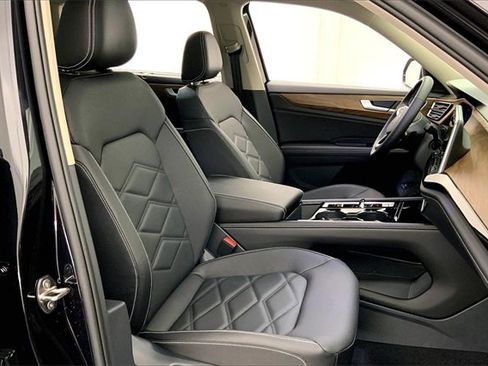 New 2026 Volkswagen Atlas SE image 9