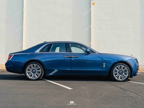 Used 2023 Rolls-Royce Ghost w/ Ghost Package image 5