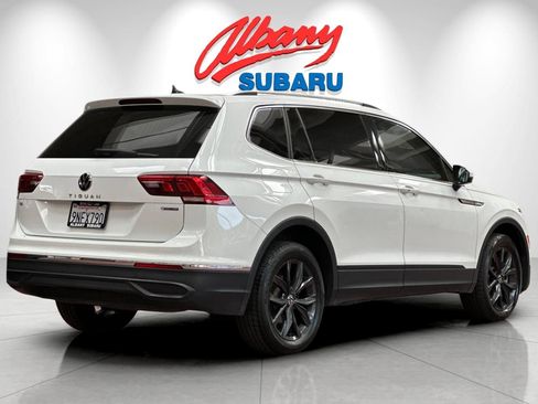 Used 2024 Volkswagen Tiguan SE AWD/4WD image 4