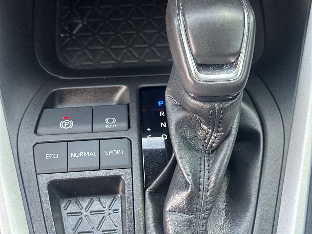 Used 2023 Toyota RAV4 XLE Premium FWD image 28