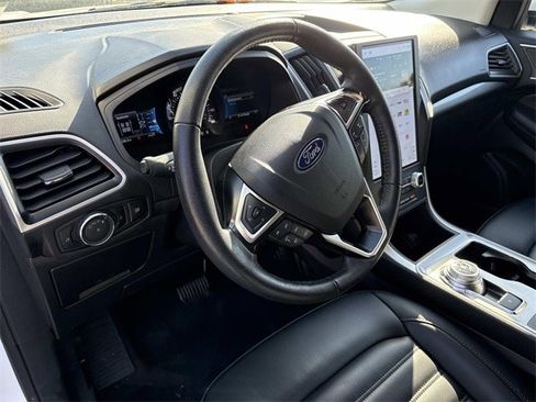 Certified 2024 Ford Edge SEL image 27
