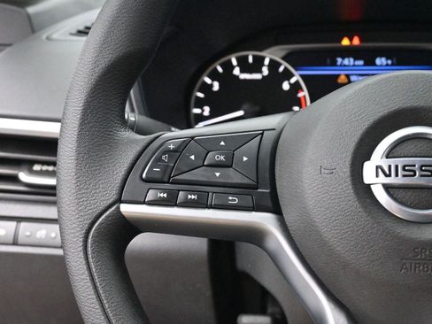 Used 2021 Nissan Altima 2.5 SV image 16