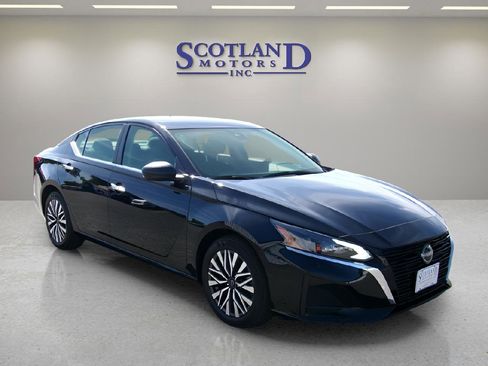 Used 2024 Nissan Altima 2.5 SV image 4