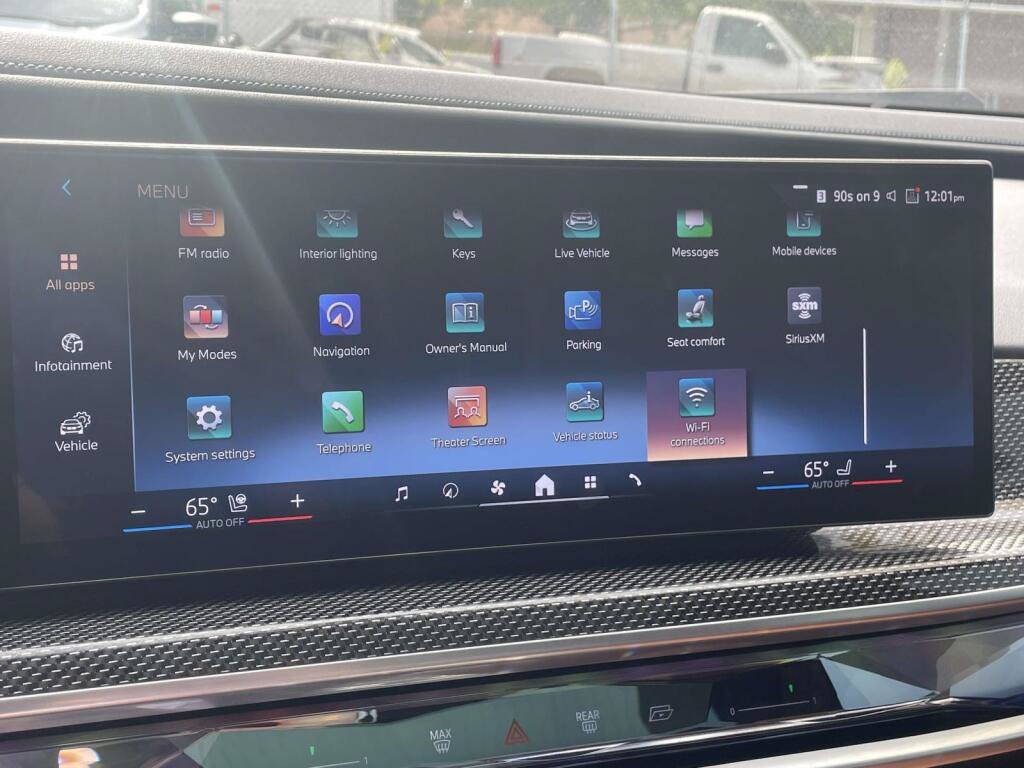 Used 2023 BMW i7 xDrive60 AWD/4WD image 25