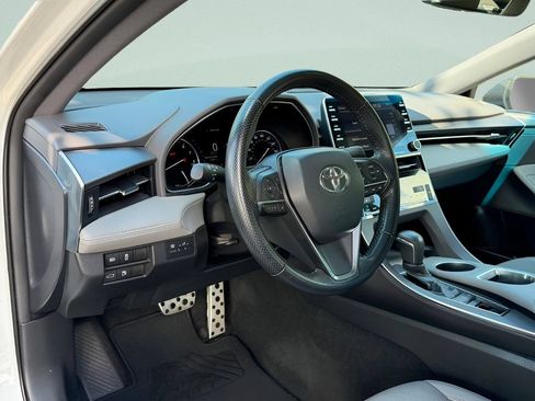 Used 2019 Toyota Avalon XSE FWD image 9
