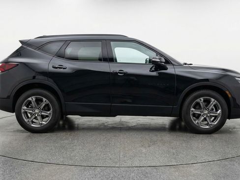 Used 2025 Chevrolet Blazer LT FWD image 11