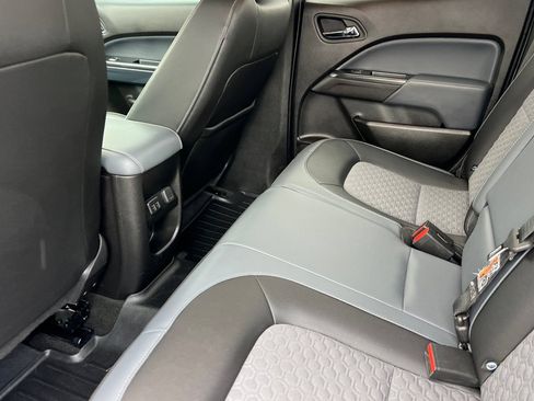 Used 2018 Chevrolet Colorado Z71 AWD/4WD image 8