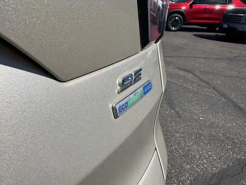 Used 2018 Ford Escape SE w/ Ford Safe & Smart Package image 11