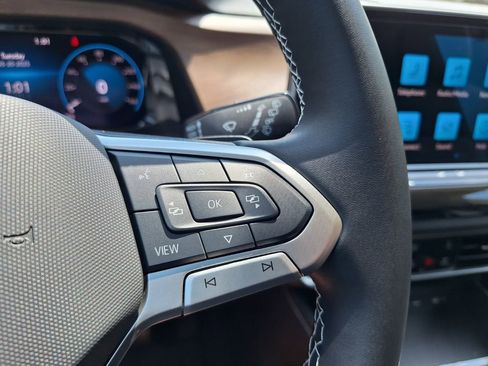 Used 2025 Volkswagen Atlas SE w/ Panoramic Sunroof Package image 22