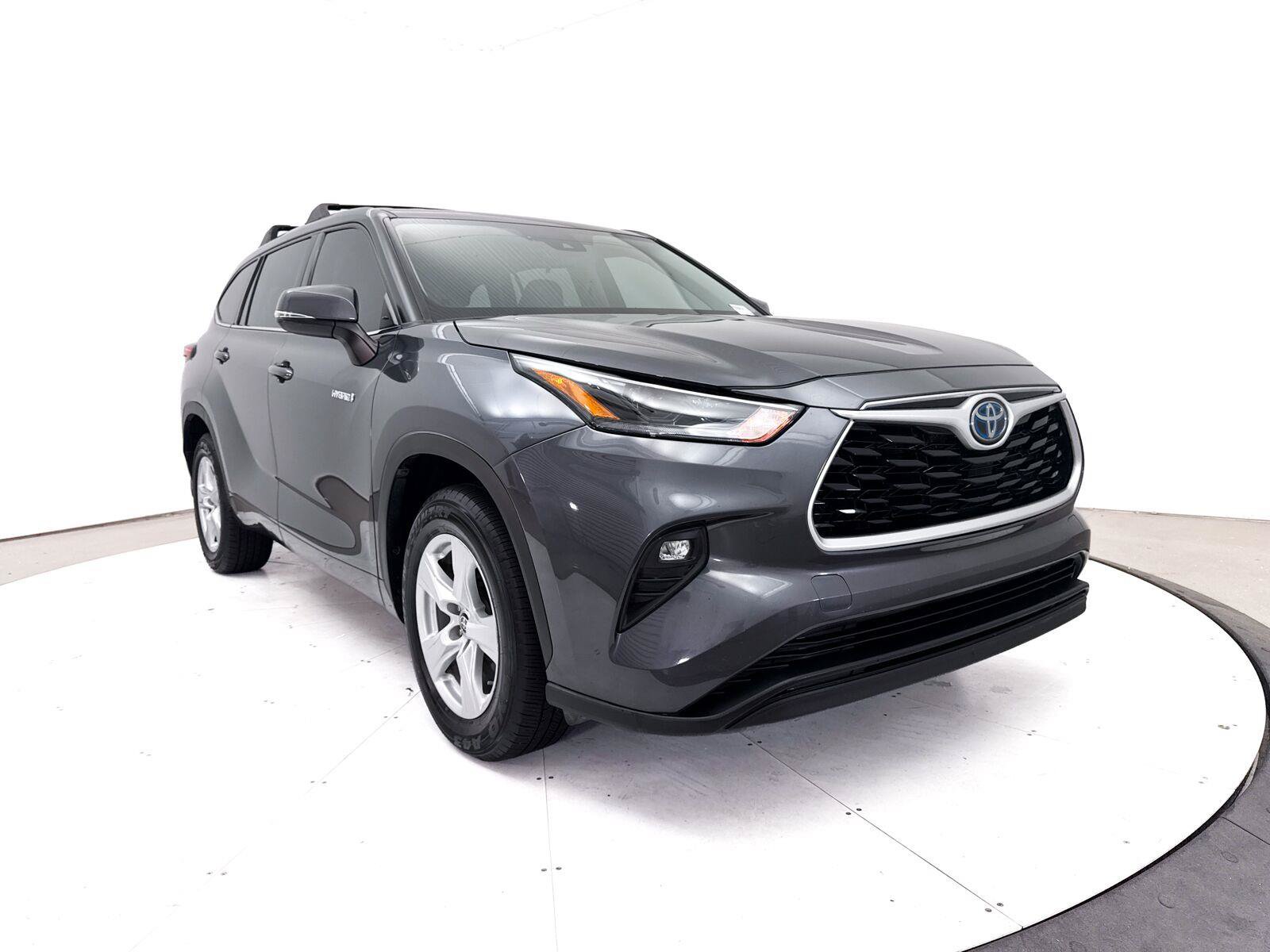 Used 2021 Toyota Highlander LE FWD image 13