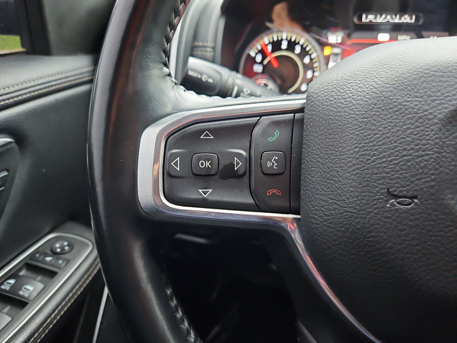 Used 2022 RAM 1500 Laramie AWD/4WD image 31
