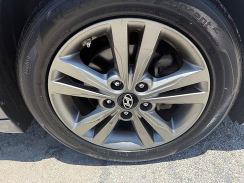 Used 2018 Hyundai Elantra Value Edition w/ Cargo Package FWD image 13