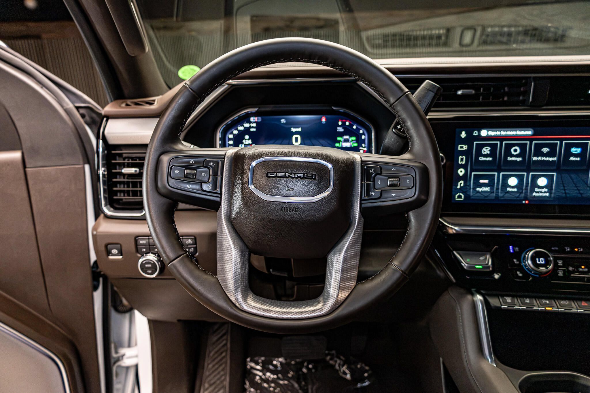 Used 2025 GMC Sierra 2500 Denali w/ Denali Reserve Package AWD/4WD image 15