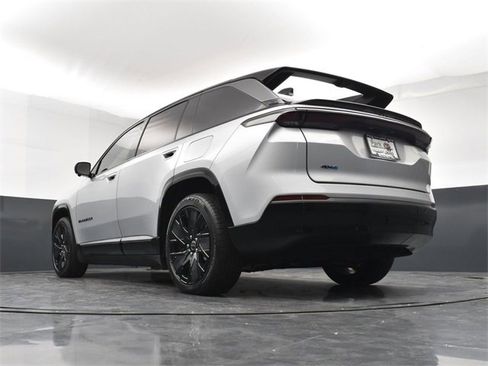 Used 2024 Jeep Wagoneer Launch Edition image 22