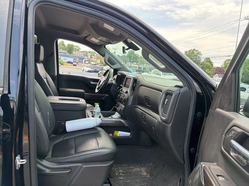 Used 2019 Chevrolet Silverado 1500 LT Trail Boss AWD/4WD image 2