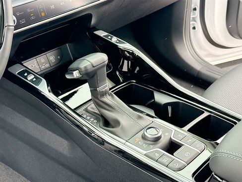 New 2026 Kia Sorento SX image 12