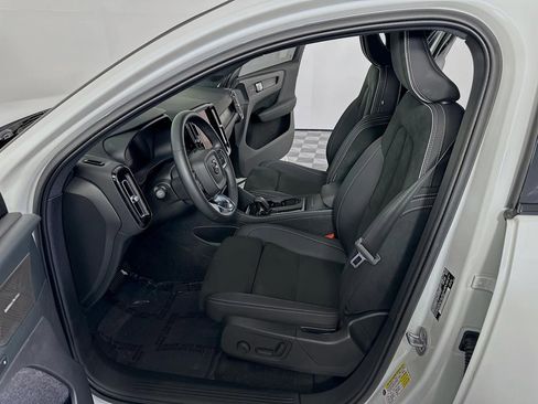 Used 2023 Volvo C40 P8 Recharge Ultimate image 26