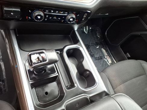 Used 2022 Chevrolet Silverado 1500 RST image 12