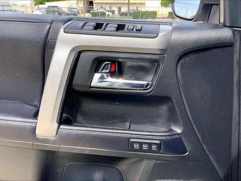 Used 2018 Toyota 4Runner Limited AWD/4WD image 33