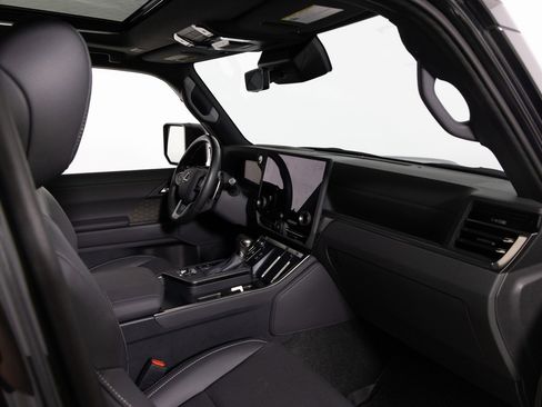 Used 2024 Lexus GX 550 image 32