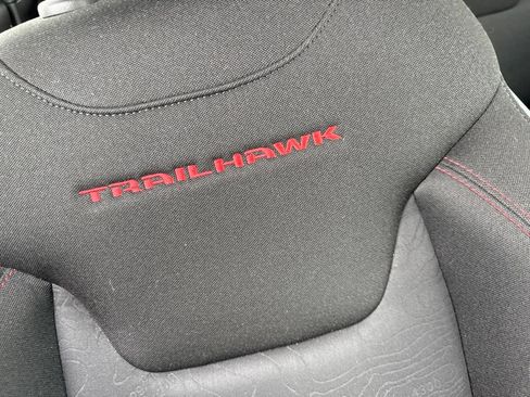 Used 2017 Jeep Renegade Trailhawk w/ Trailer Tow Group AWD/4WD image 26