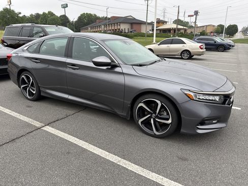 Used 2020 Honda Accord Sport image 3
