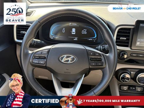 Used 2025 Hyundai Venue SEL FWD image 18