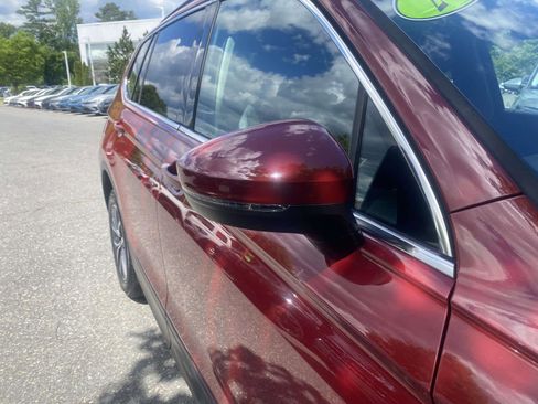 Used 2019 Volkswagen Tiguan SE w/ 3rd Row Seat Package AWD/4WD image 11