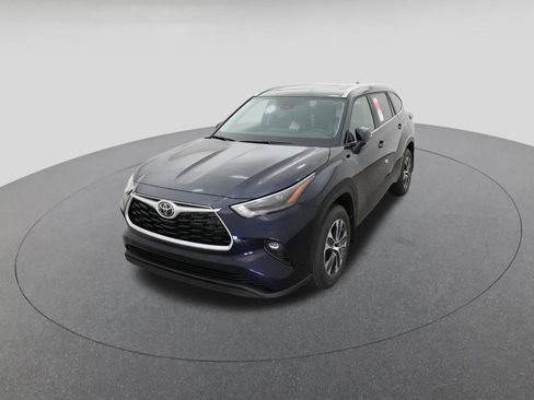 New 2026 Toyota Highlander XLE AWD/4WD image 16