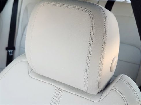 Used 2024 Jaguar XF R-Dynamic SE image 11