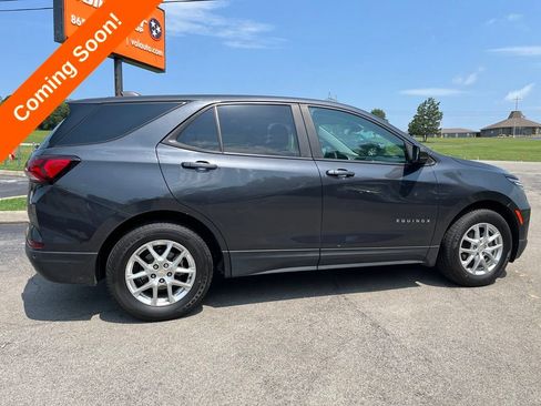 Used 2022 Chevrolet Equinox LS FWD image 12